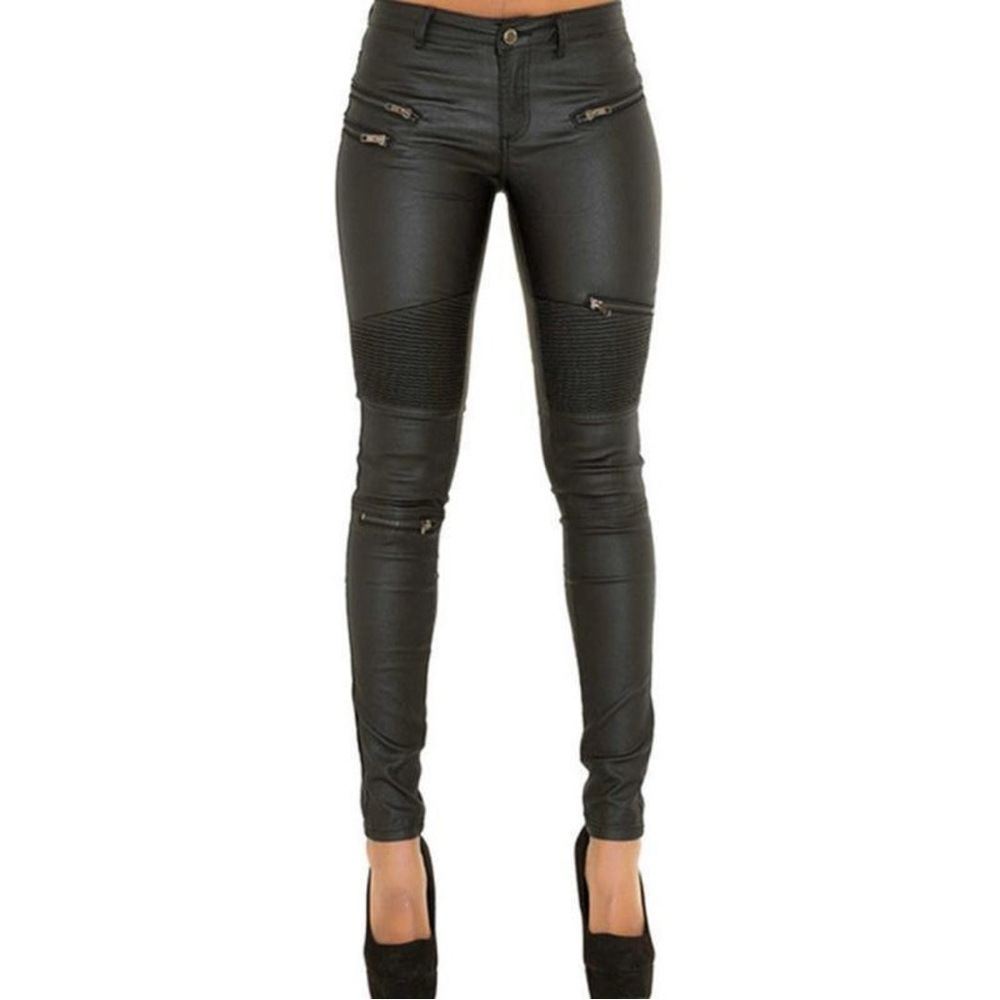 Faux leather moto pants. Smoke and pet free home. Has stretch.